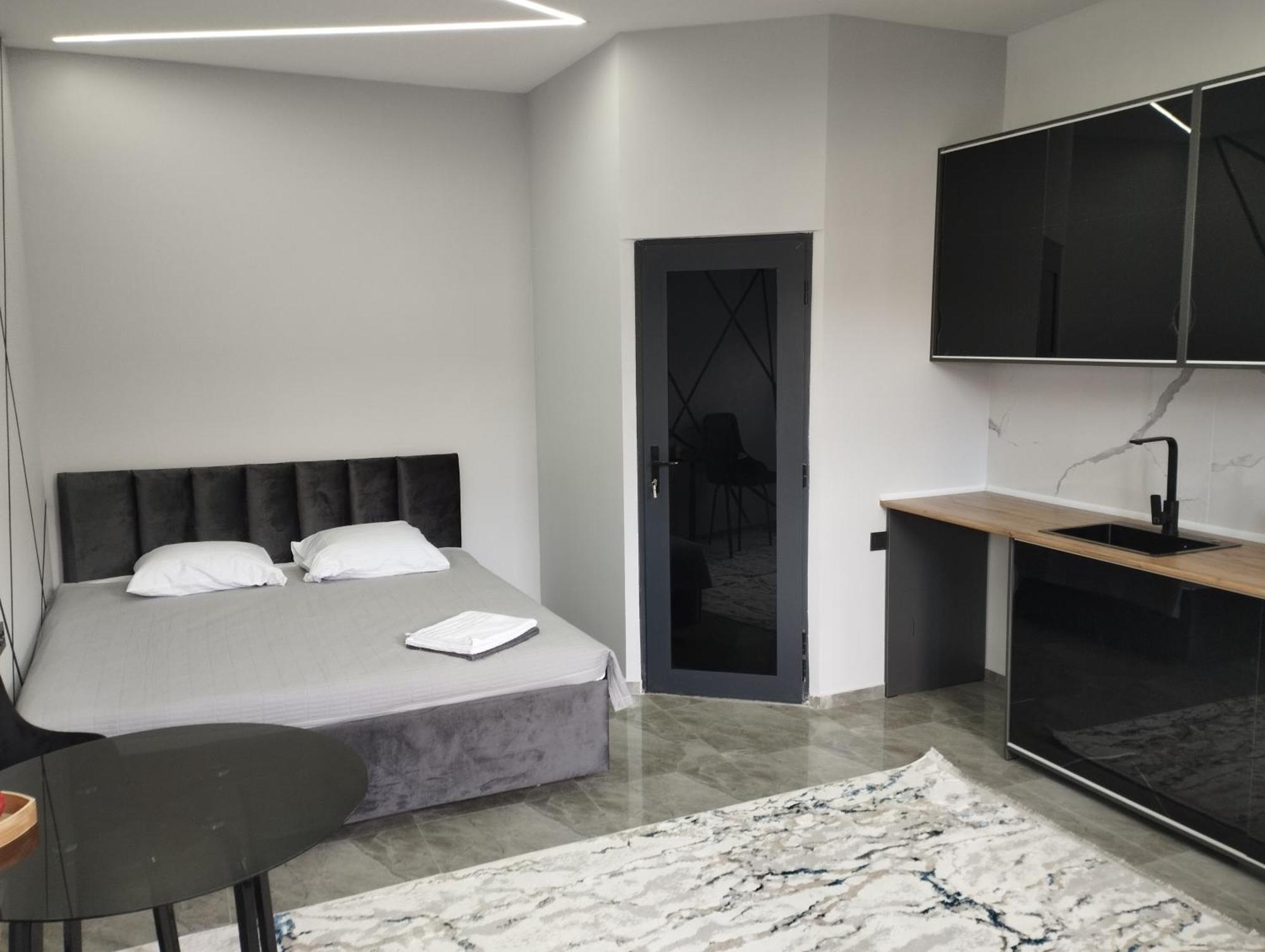 Lumi Hotel Bishkek Bagian luar foto