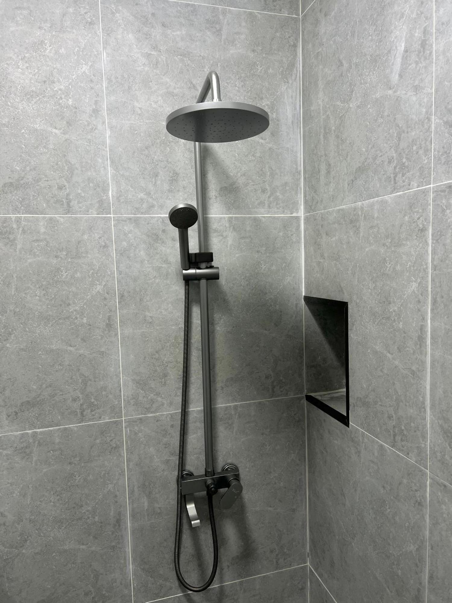 Lumi Hotel Bishkek Bagian luar foto